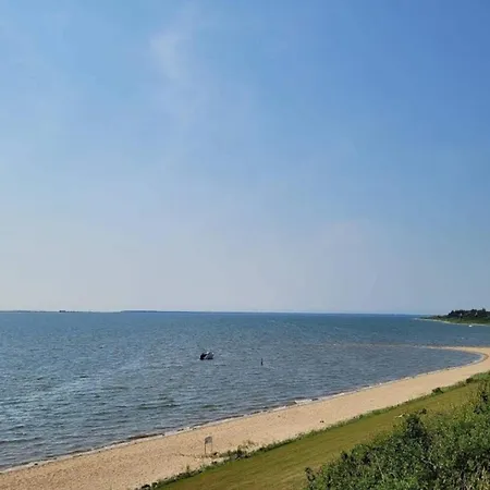 2 Person In V-by Traum *