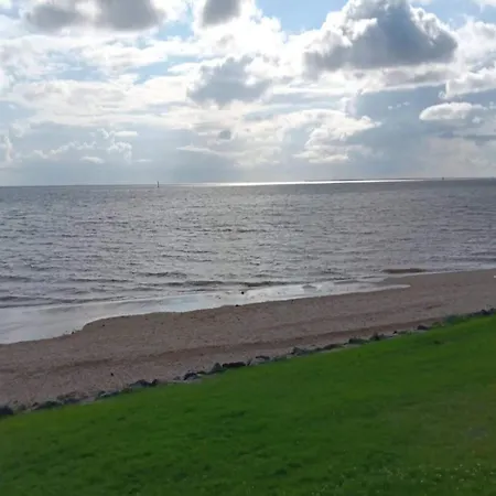 2 Person In V-by Traum Esbjerg